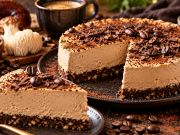 Nepečený cheesecake s houbovou kávou: Tajemství výrazné chuti je v jediné přísadě